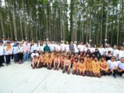 Kepala Otorita IKN Ajak Siswa SD SDN 05 Sepaku Menanam Pohon