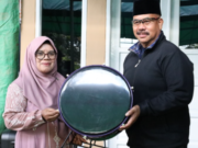 Bupati Kukar Serahkan Bantuan Alat Rebana