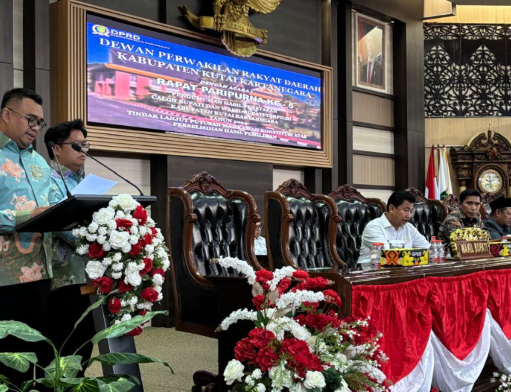 Pasangan Aulia-Rendi Ditetapkan Sebagai Bupati dan Wakil Bupati Kukar