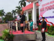 Sekda Sunggono Inspektur Upacara di Hardiknas di Kukar