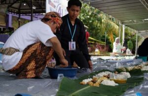 Unikarta Lestarikan Tradisi Budaya Nasi Bekepor