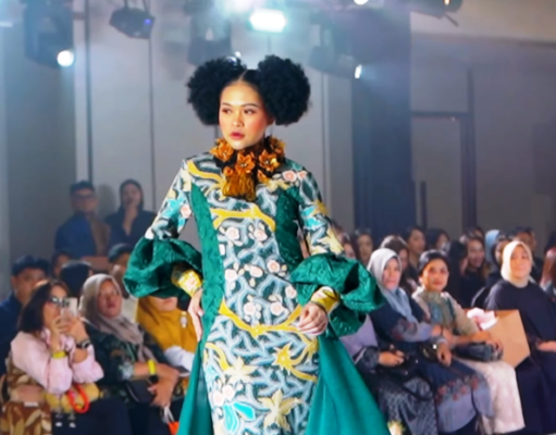 Kilau Desain Lokal di Kaltim Fashion Tendence: Mode, Kreativitas, dan Harapan Baru