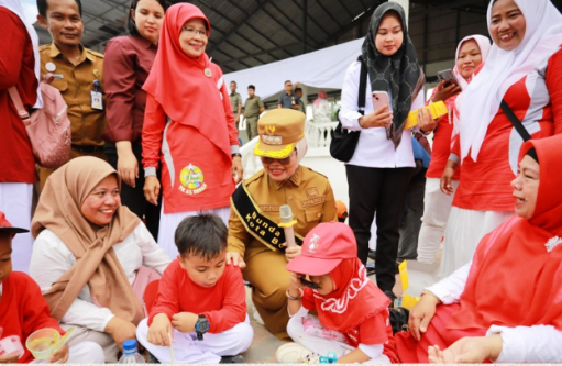 Dari Nyanyian Riang hingga Komitmen Neni Cegah Stunting pada Pesta Merah Putih Anak PAUD