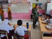 Sertu Wayan, Babinsa Koramil 0901-02/SPNG yang Dampingi Penyaluran MBG