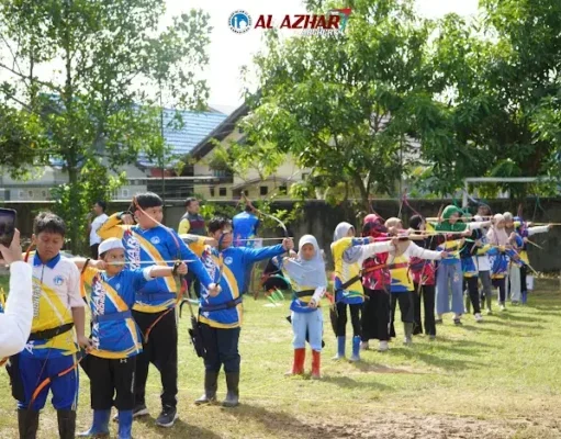 Al Azhar Membangun Karakter Muslim Generasi Muda Melalui Panahan Keluarga