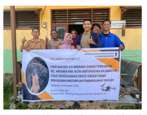 Dosen Teknik Sipil POLNES Susun Masterplan Gunakan Drone Bertempat di SDN 018 Anggana