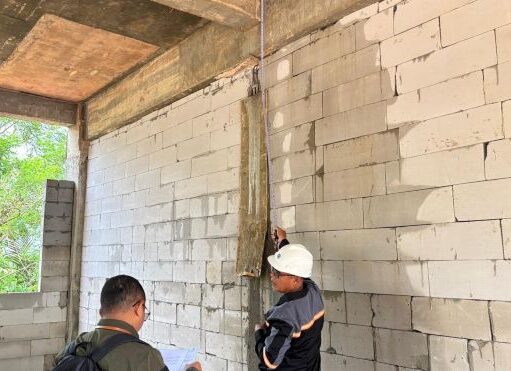 Jurusan Teknik Sipil POLNES Beri Pendampingan Pembangunan Kelas Baru SMKN 1 Tenggarong