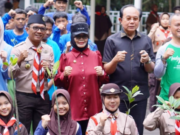 SMA IT Daarul Hikmah Gencarkan Program GESIT dengan Tanam Mangrove